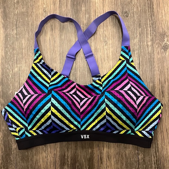 ⭐️ VSX Sports Bra - Picture 1 of 5
